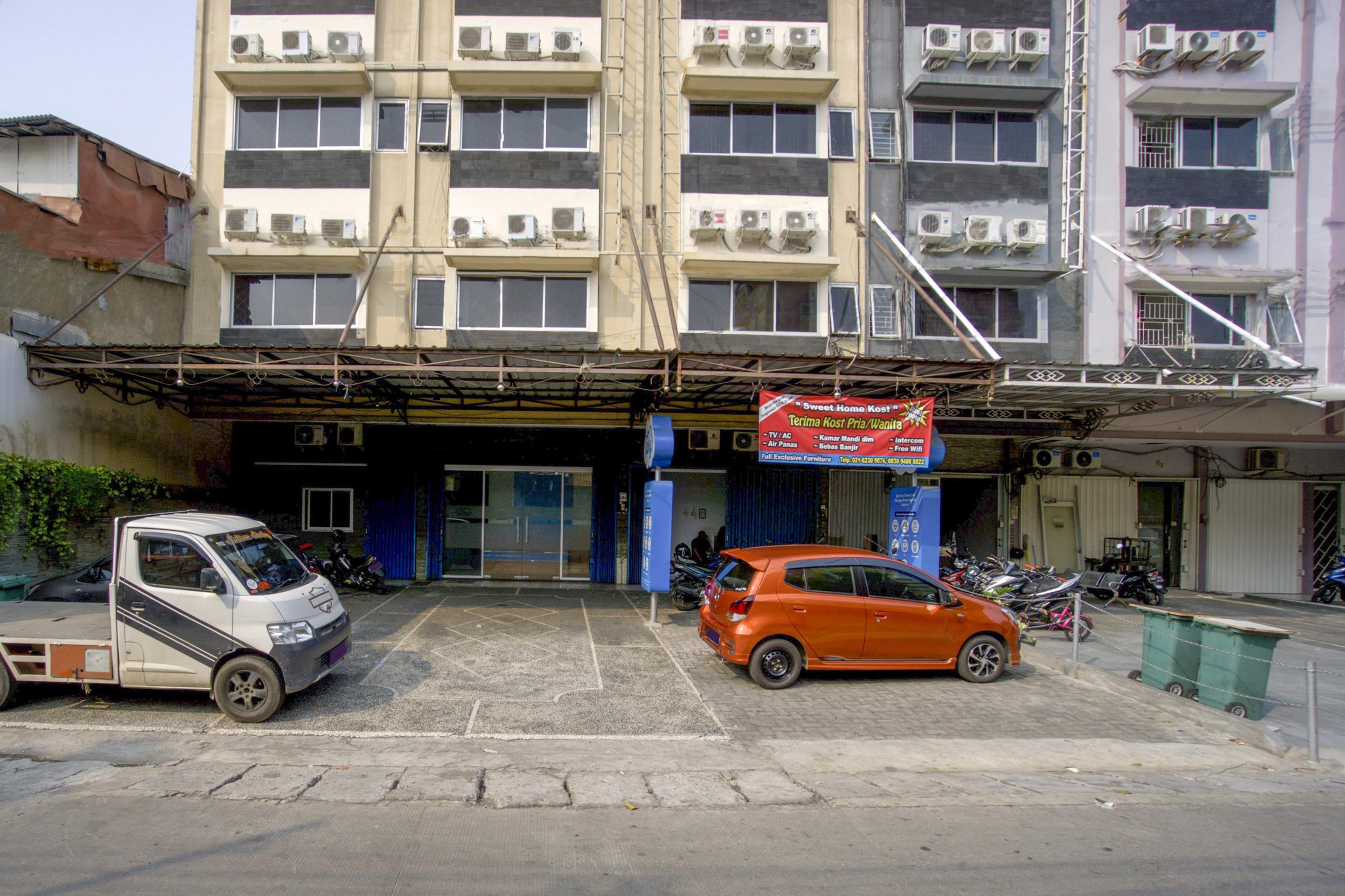 Hotel Oyo 3754 Prosperity Mansion Giacarta Esterno foto